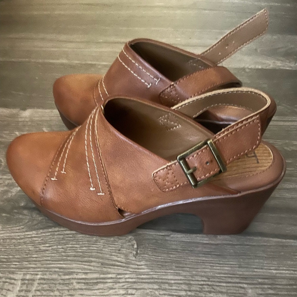 B.o.c brown heels. New without tags